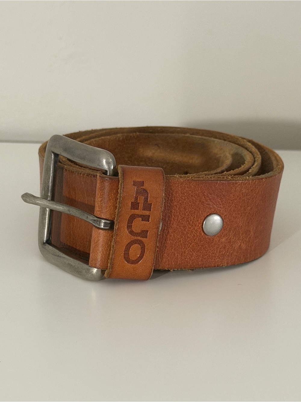 Hollister light brown tan leather belt silver tone hardware approx 41” sz small